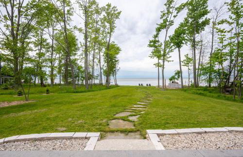 Bayfront Escape Hot Tub, Kayaks Dogs Welcome - Photo 4