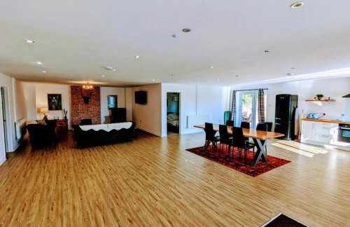 Country Lodge Retreat - Photo 7