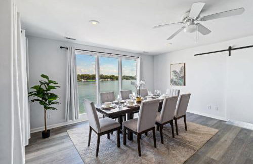 New Renovated 5BD Home with Hot Tub Sauna & Game Rm - Foto 38