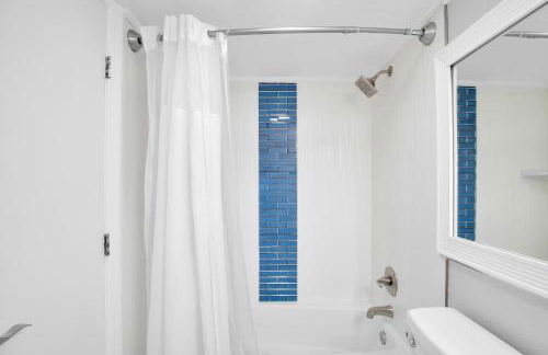 Eleuthera - 2x2 Fully Updated Old Town Waterfront Corner Condo - Photo 24