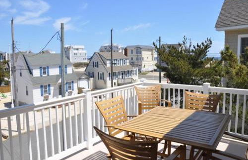 Wifi, Decks, Rooftop Deck, Beach Badges, Beach Chairs, Ocean Side Reverse Living Home Only Third 3Rd From The Beach Brant Beach, 12578 - Foto 10