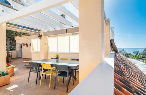 Seaside stay with large terrace, pool & parking REMS - Foto 13