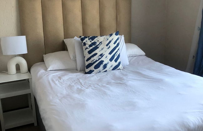 Inviting 3-bed Apartment in Edenvale - Photo 4