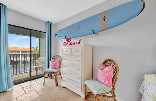 Cheerful Pelican on Anna Maria Island - Photo 25