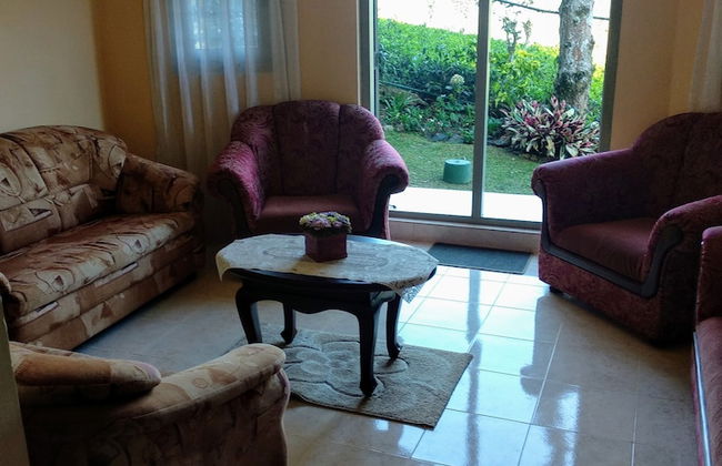 Windsor Forest Bungalow - Photo 9