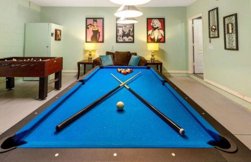 Lux Escape: Private Pool, Game Room & Near Disney - Foto 6