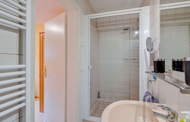 Stylish Apartment in Merschbach near Forest - Photo 10