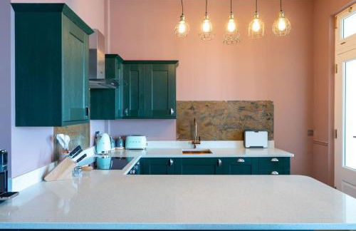 Stylish Beachfront Luxury Apartment, Sweeping Ocean Views and Log Burner - Foto 152