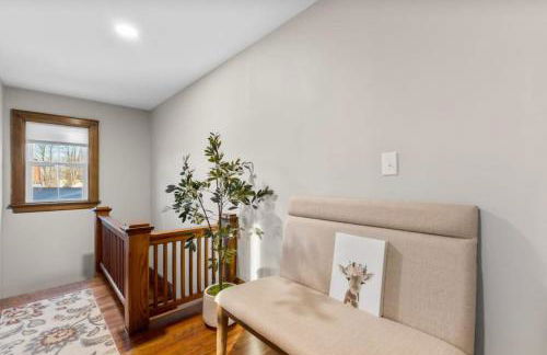 25 Massive 5 BR in Downtown Southington - Foto 7