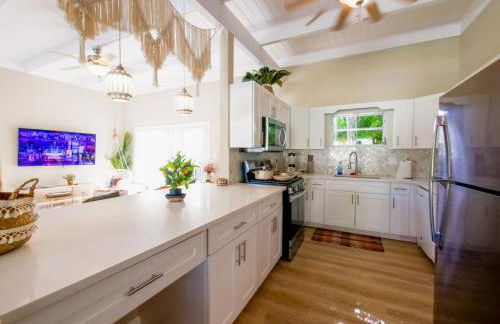 3BD Tropical Luxe Stay with Pool, Gameroom and Grill - Foto 19