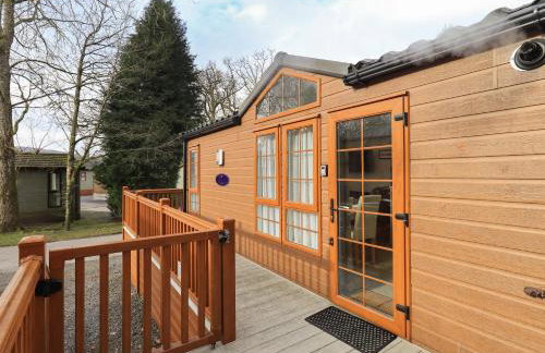 Squirrels Snug - Photo 1