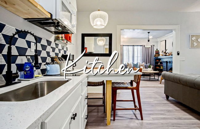 Vintage Studio 6min-plaza Dist Full Kitchen - Photo 11