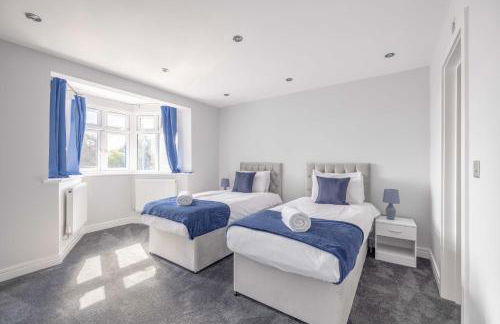 Spacious 4 Bed - Near Uxbridge, Heathrow & PARKING - By Tempstay - Foto 7