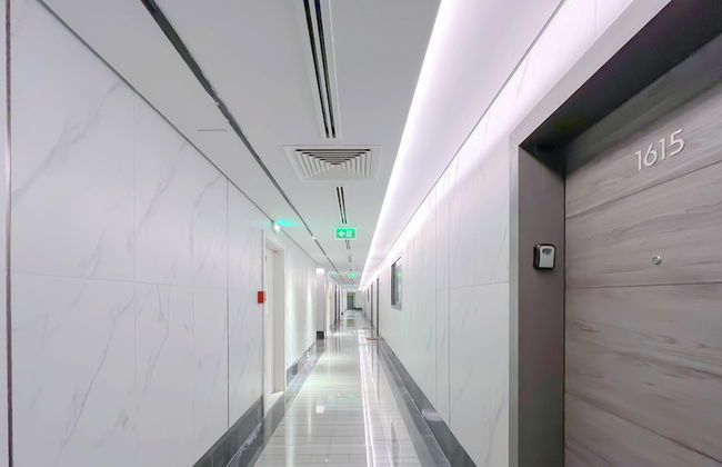 Luxury 1B With Balcony in Blue Wave Tower Dubai - Photo 26