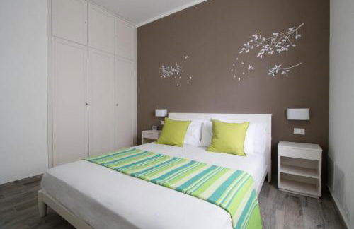 WELCOME RIVIERA - FIOCCO DI MARE elegante e moderno appartamento completamente rinnovato situato in una zona tranquilla -toll parking at 15 euro per day to be booked in advance -subject to availability - Foto 1