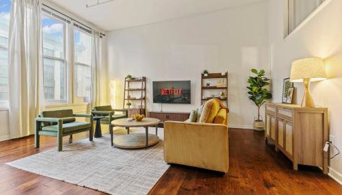 2BR Downtown Gem with Arcade games! - Sleeps 7 - Near Convention Center - Stadium - Foto 3