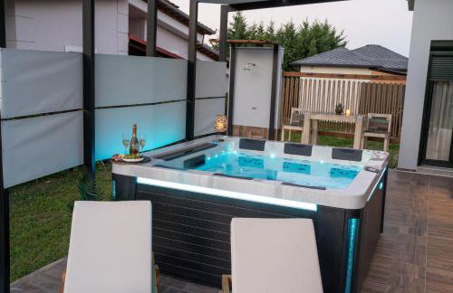 MaVitaPlace Villa Familia, Jacuzzi-Whirlpool, Katerini - Foto 8