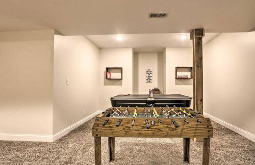 Chic Williamstown Retreat with Pool and Hot Tub! - Foto 22