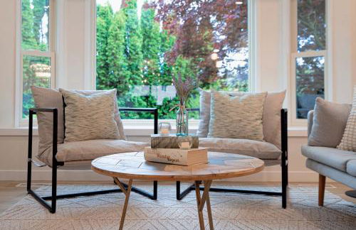 Spacious Modern Retreat w Game Room and Yard - Foto 29