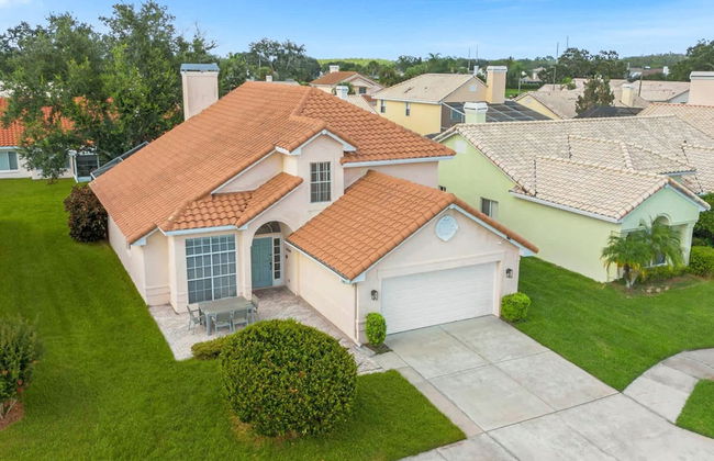 Spacious Home w Garden BBQ and Games at Golf Club - Photo 33