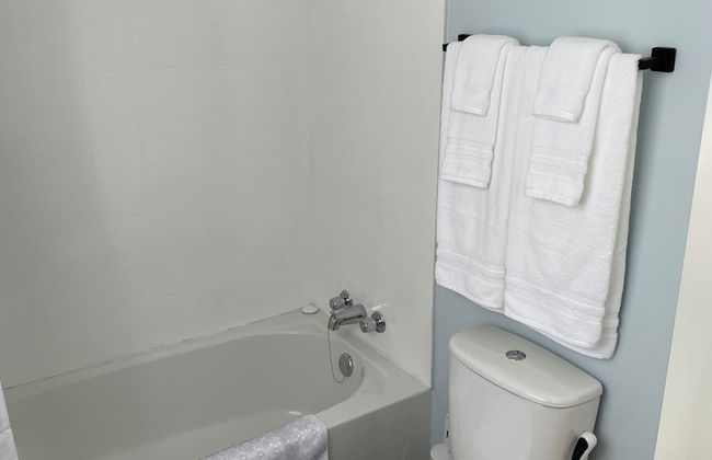 Buoy & Arrow Restaurant and Suites - Photo 36