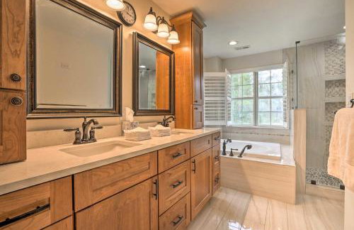 Pet-Friendly Suburban Escape with Deck and Grill! - Foto 16