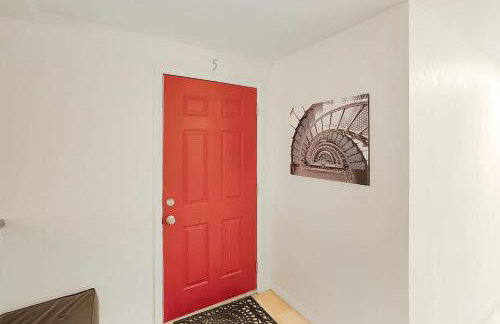 Park It At the Butterfield Garage, Historic Pre-Prohibition Style Apt in the Heart of Downtown - Foto 19