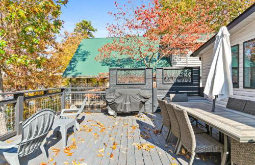 Hartwell Haus with Dock & Playground home - Foto 37