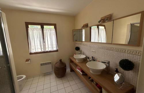 Villa soleil - Vue mer et montagne - Piscine privée, tennis, accès plage à pied - Foto 21