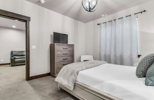 Black Rock Ridge Private Hot Tub & Views - Photo 22