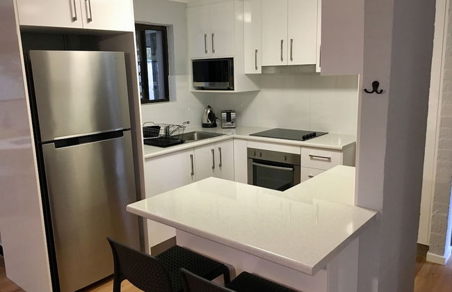 Burleigh Palms Holiday Apartments - Photo 9