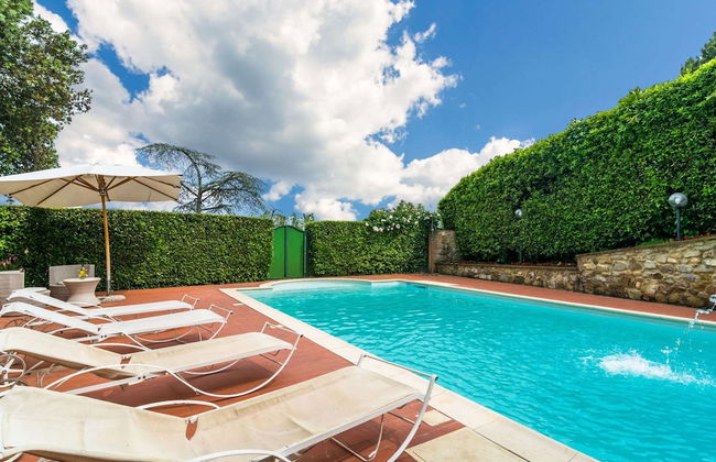 Holiday Home in Town Center with Pool, Garden, Hot Tub - Foto 15