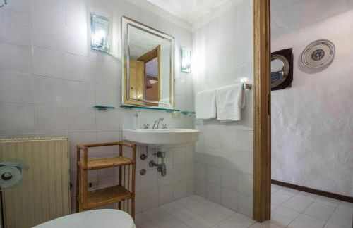 GuestHost - Dreamy Sea View with Pool - Photo 14