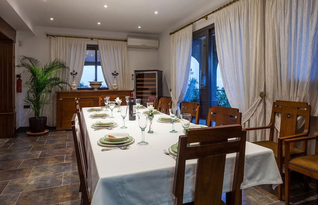 Unique Villa With Outdoor hot tub - Photo 36