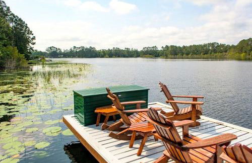 Spacious Cabin for a Group Getaway Overlooking Junior Lake in Florida - Foto 36
