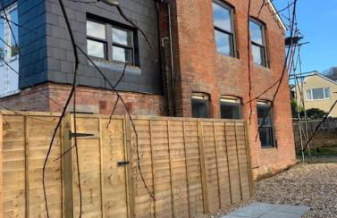 Two Bedroomed Loft Apartment - The Old Drill Hall Ryde - Photo 9