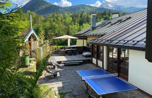C4S COME4STAY - Alpenblick Watzmann-Kehlstein - TOP Lage im Berchtesgadener Land I bis zu 10 Personen I große Terrasse mit Blick auf die Berge I Smart TV I Billiard I WLAN I kostenloser Parkplatz - Foto 1