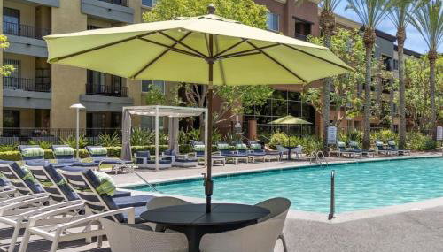 Lux Oasis in Woodland Hills - Foto 2