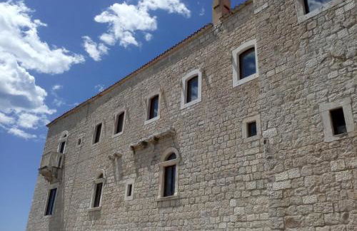 Old school apartment - Photo 32