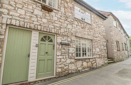The Old Stables - Pet-Friendly Stay Near Ruthin Castle with Parking - Photo 27