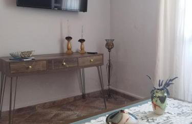 Thalia's Cottage - Cozy, Romantic Retreat with Sea & Mountain views - Photo 10