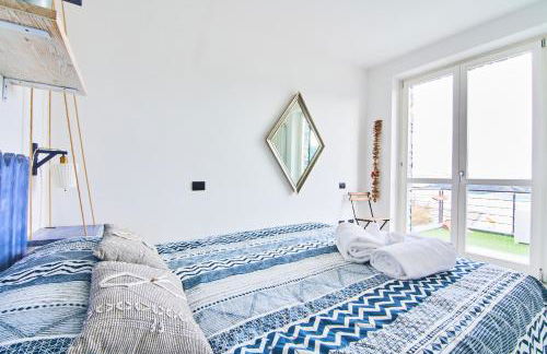 Infinity Blue - Photo 3