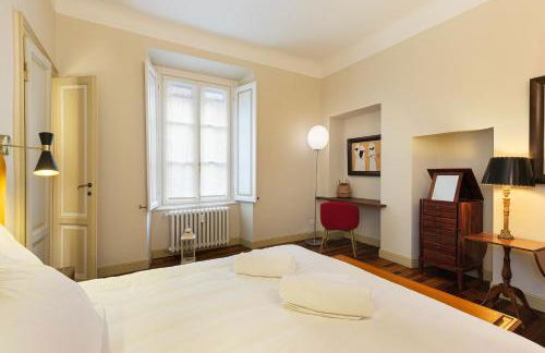 Elegant historic residence on a tree-lined avenue near Cadorna Station - Photo 32