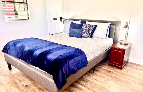 Upgraded, Stylish & Comfy 1 Bedroom/1 Bath Studio - Photo 3