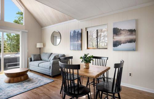 Lofted chalet cabin w hot tub fire pit & views - Foto 13