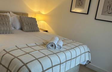 Kings Reach Slough nr Legoland and Ascot Stylish Homely House Sleeps Eight - Foto 36