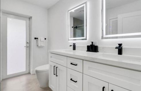 Renovated Modern Home with Big Pool & Ocean Access - Foto 26