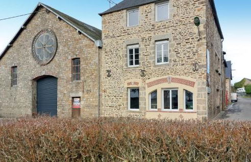 Amazing Home In Neuilly Le Vendin - Photo 1