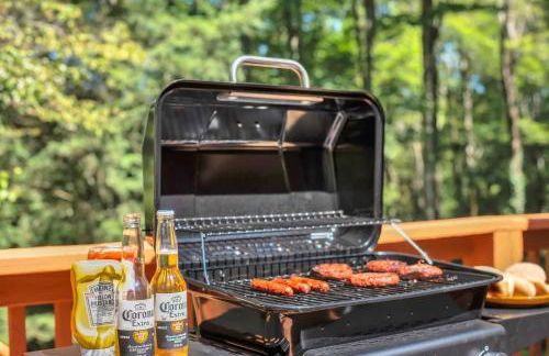 Secluded Log Cabin with Hot Tub Fire Pit Game Room - Foto 16