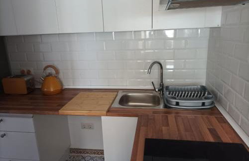 COOL! 5' to metro. 15' to Center/beach by metro. - Photo 29